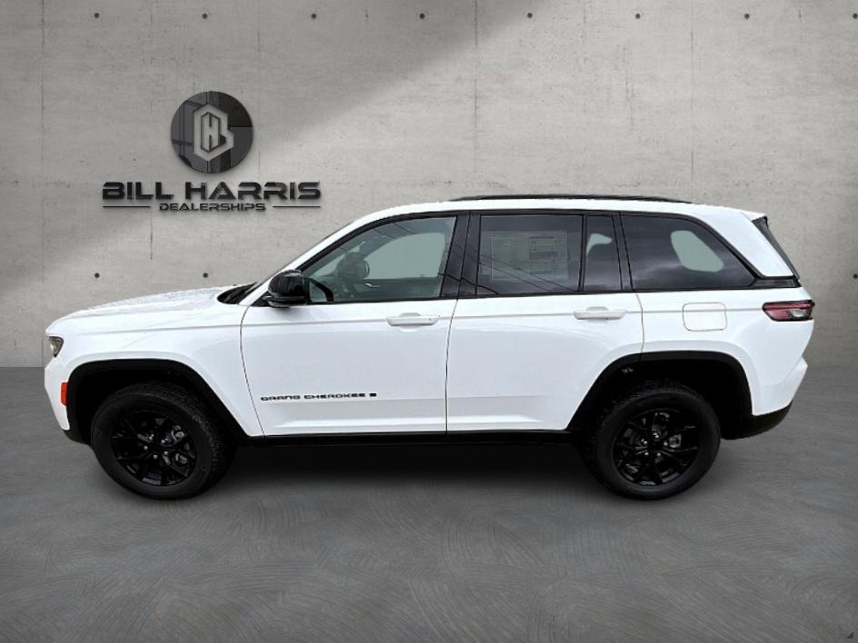2025 Jeep Grand Cherokee Laredo Altitude photo 10