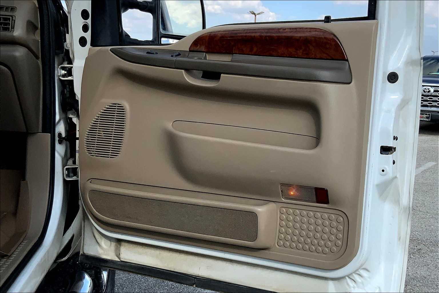 2001 Ford F-350 photo 19