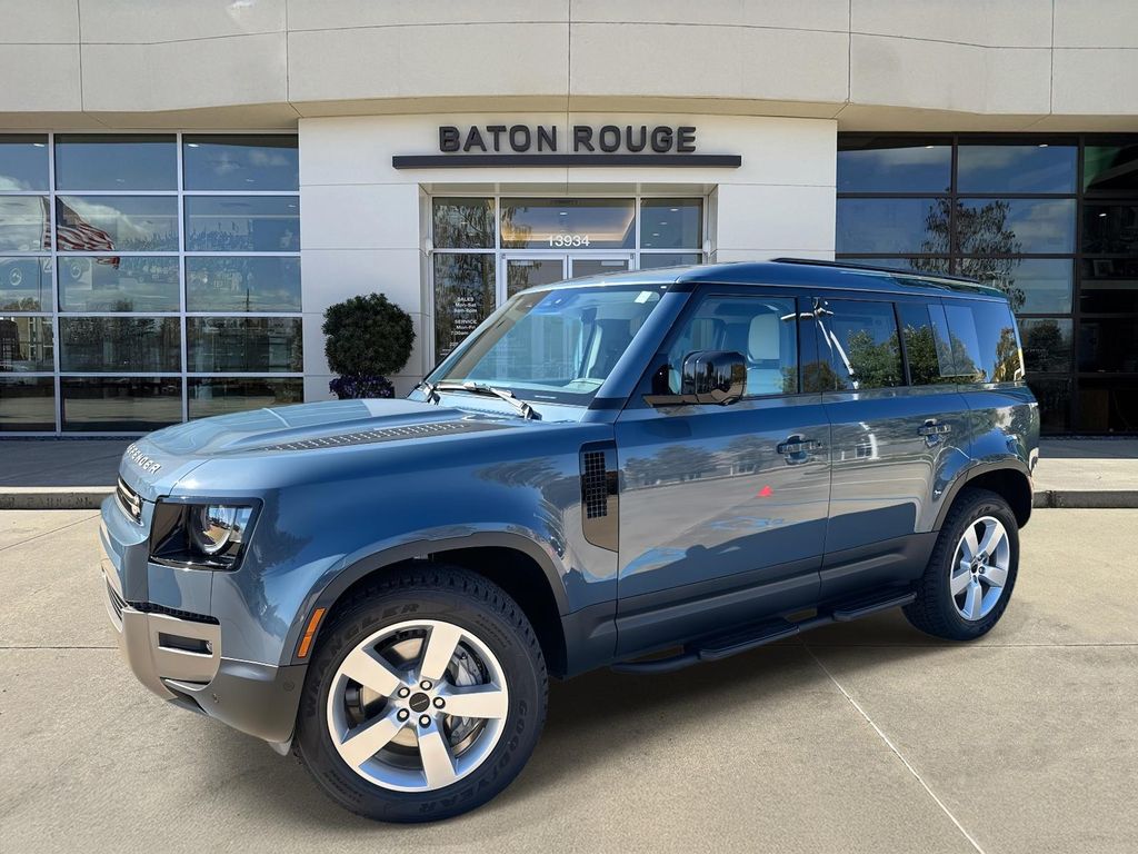 2026 Land Rover Defender S's photo