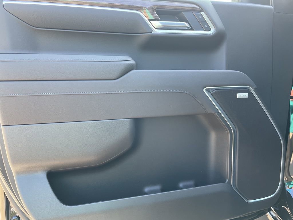 2026 Chevrolet Silverado 1500 RST photo 4