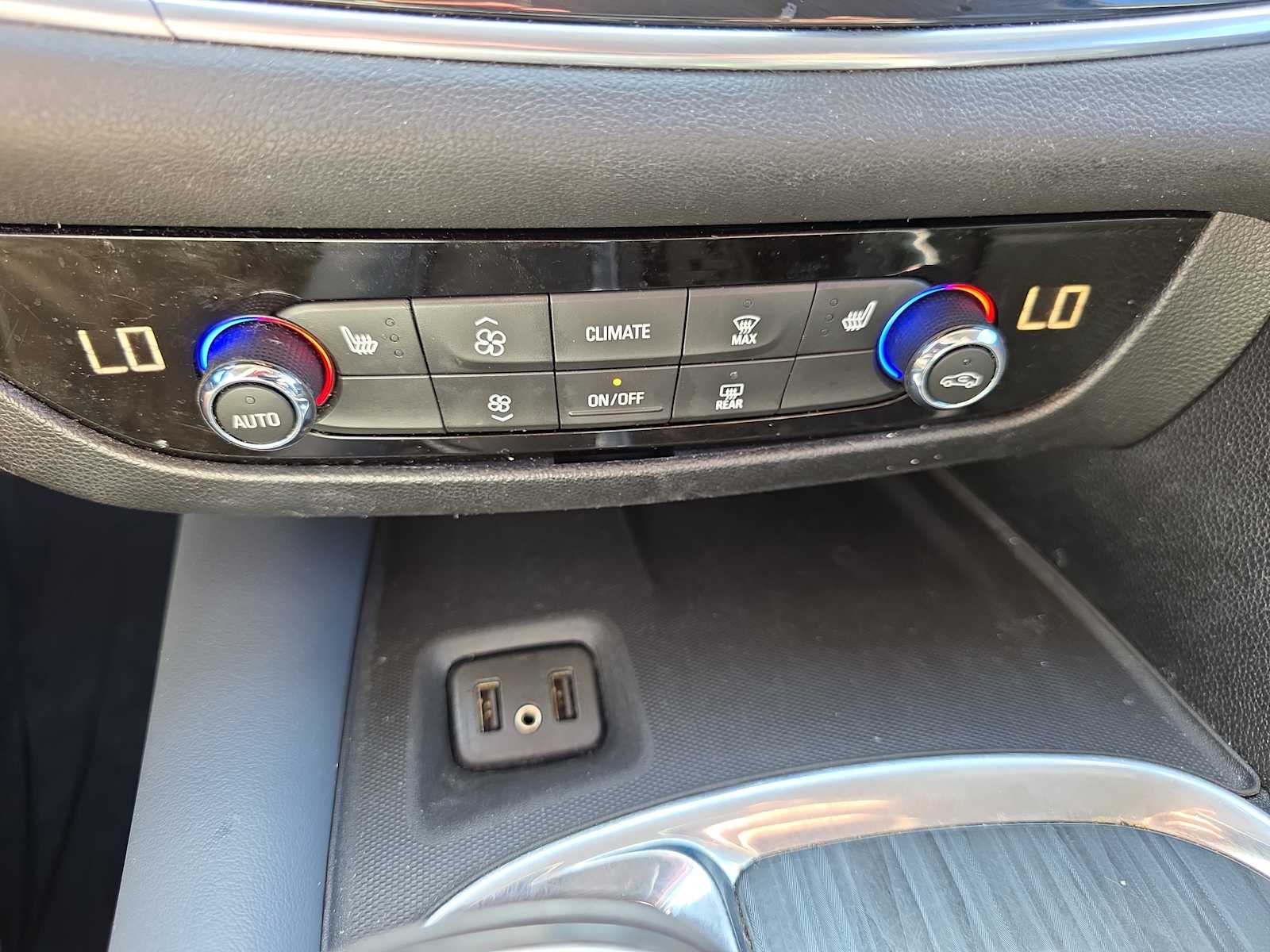 2019 Buick Enclave Essence photo 11