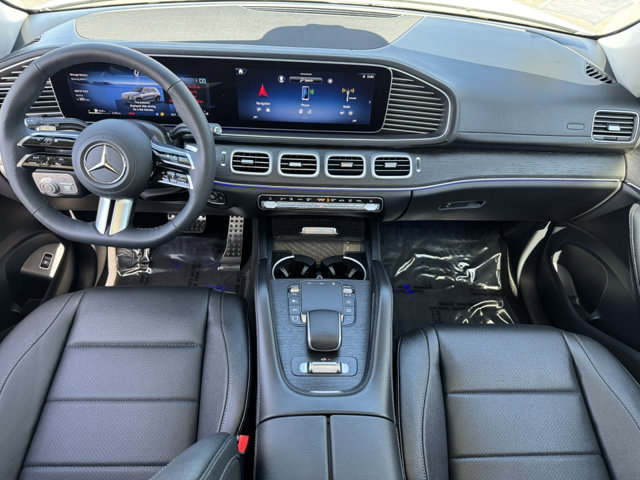 2026 Mercedes Benz GLS 450 4MATIC photo 4