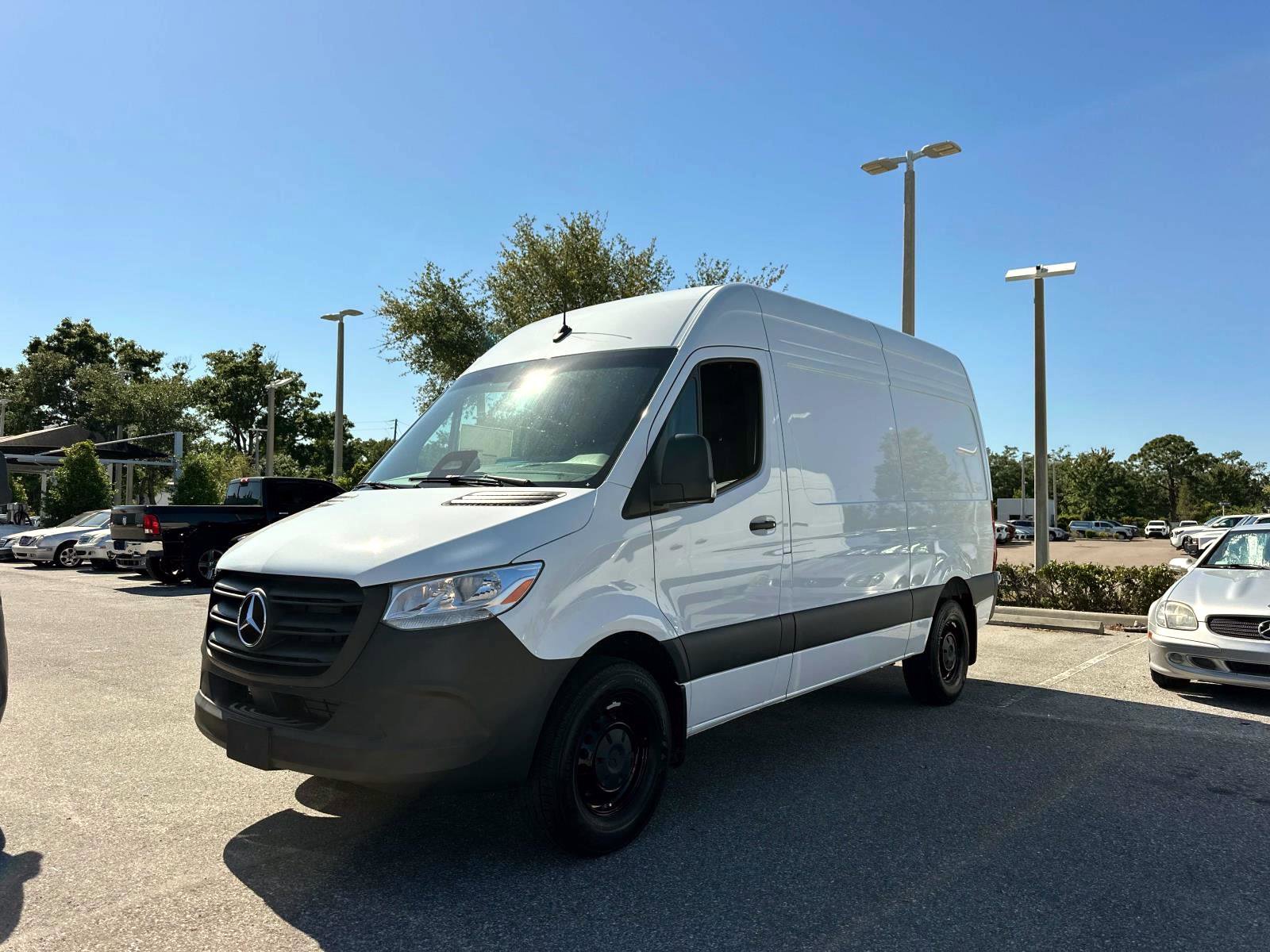 2025 Mercedes-Benz Sprinter Cargo Van Base's photo