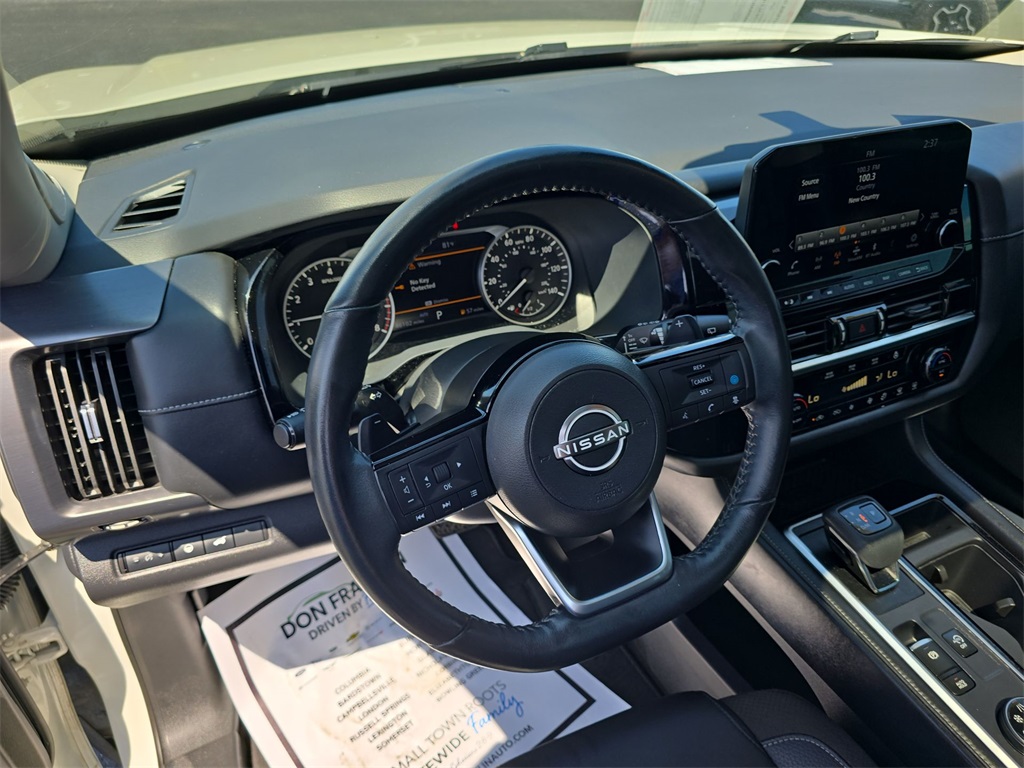 2023 Nissan Pathfinder SL photo 19