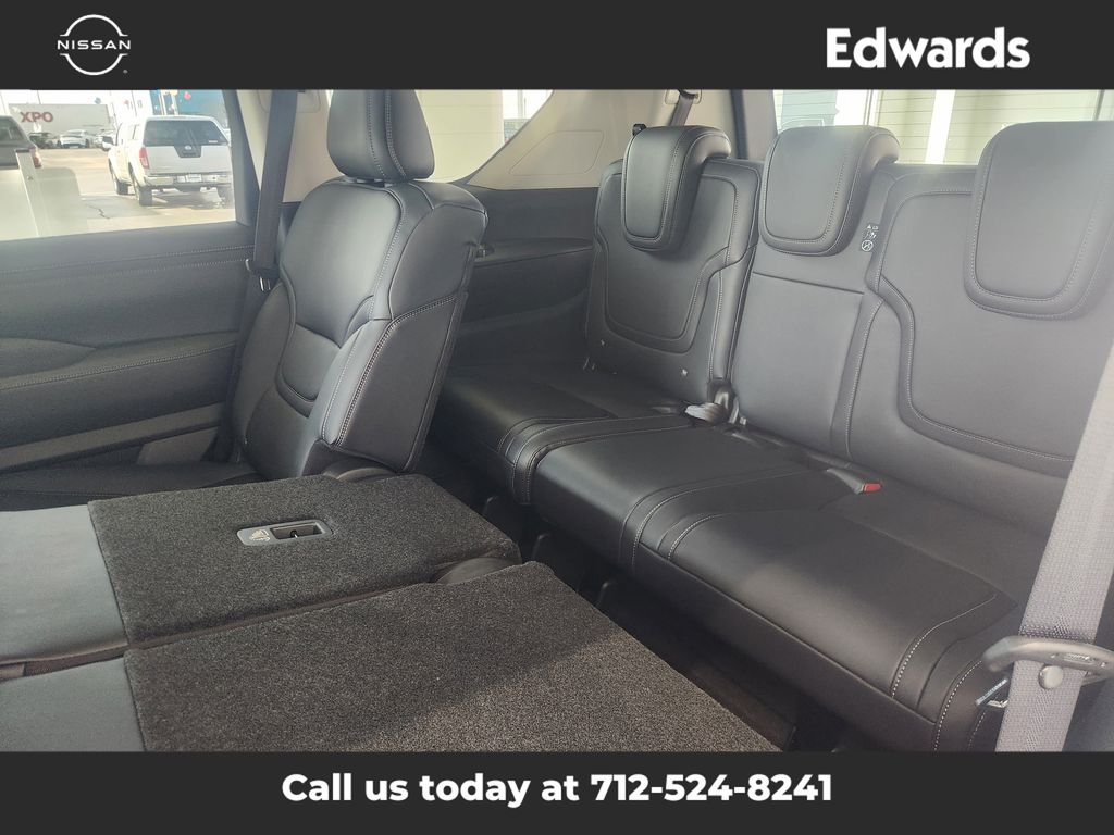 2026 Nissan Armada SV photo 15