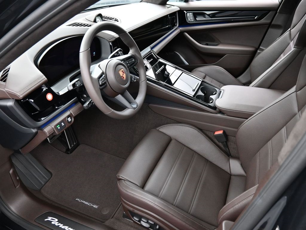 2026 Porsche Panamera GTS photo 3