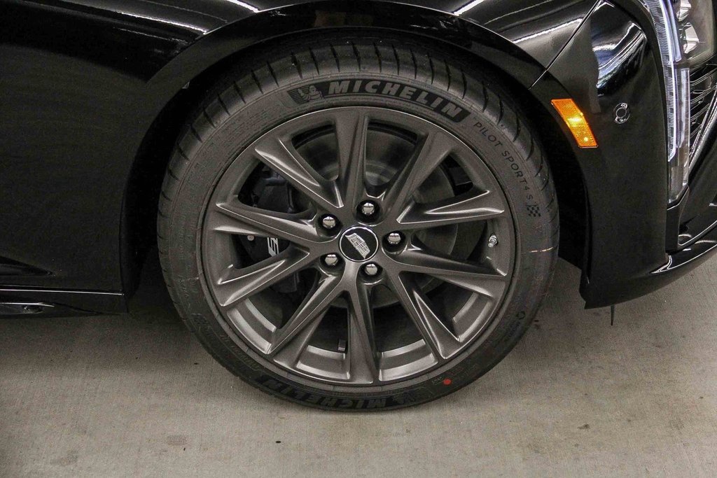 2026 Cadillac CT5 V photo 9