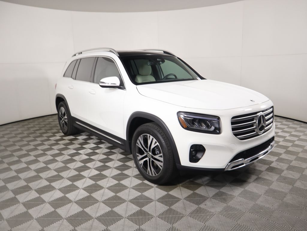 2026 Mercedes Benz GLB 250 photo 2