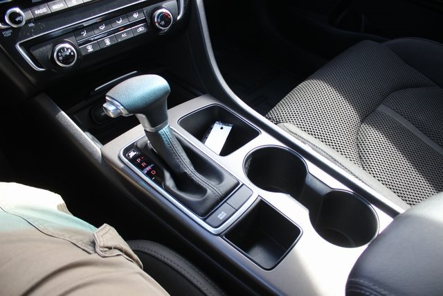2020 Kia Optima LX photo 9