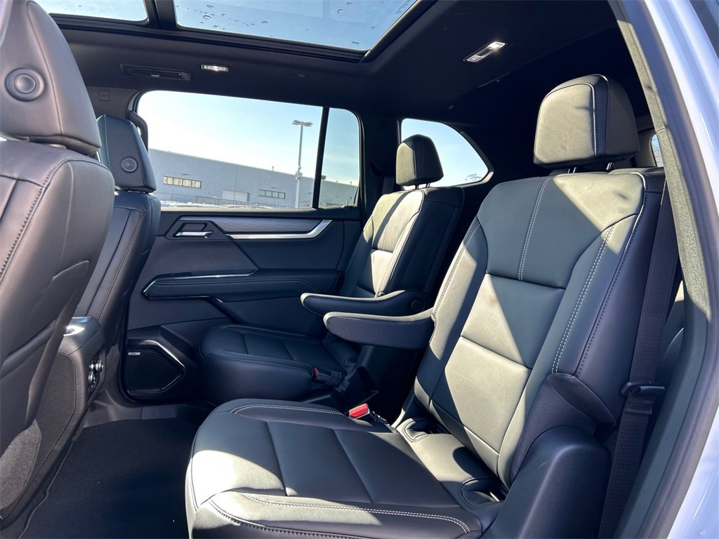 2026 GMC ACADIA - Image 32