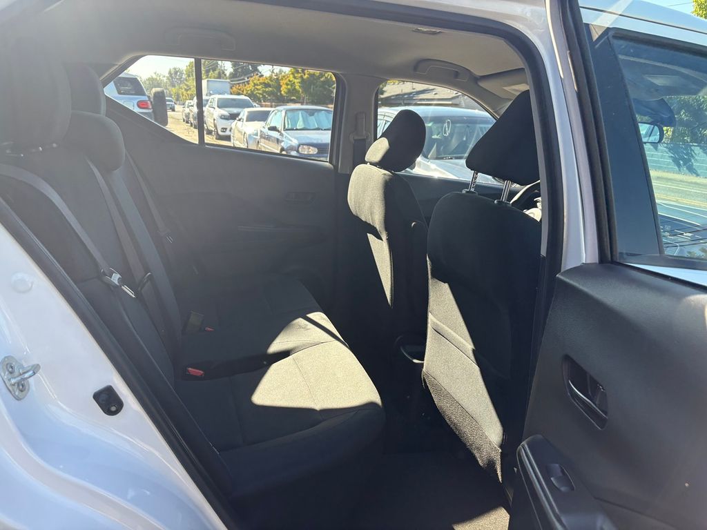 2024 Nissan Kicks S photo 28