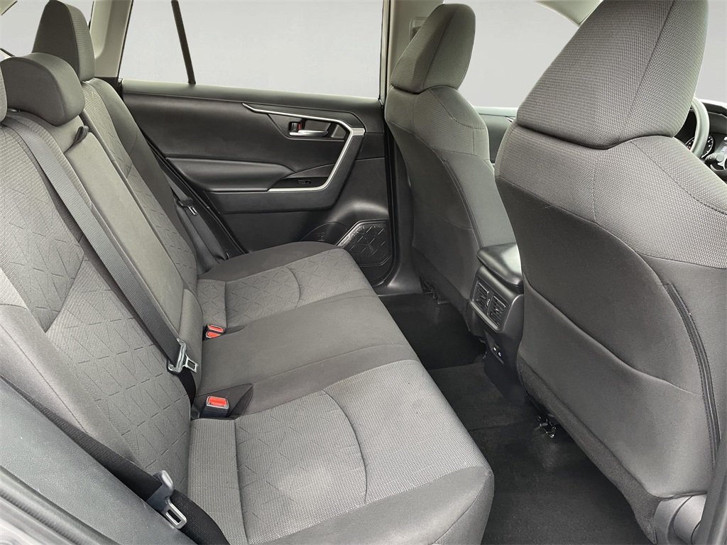 2022 Toyota RAV4 XLE photo 15