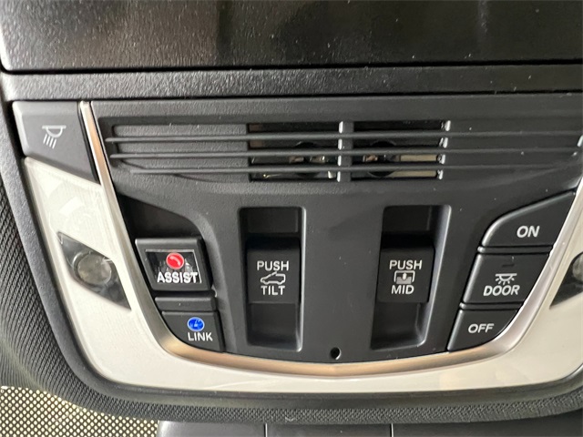2025 Acura RDX Base photo 16
