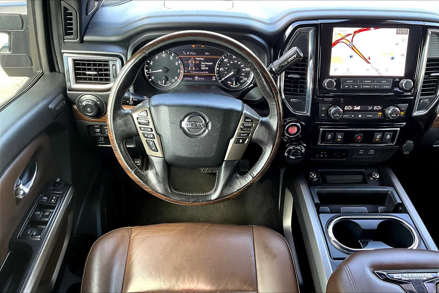 2020 Nissan Titan Platinum Reserve photo 4