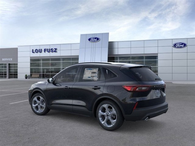 2026 Ford Escape ST-Line photo 4