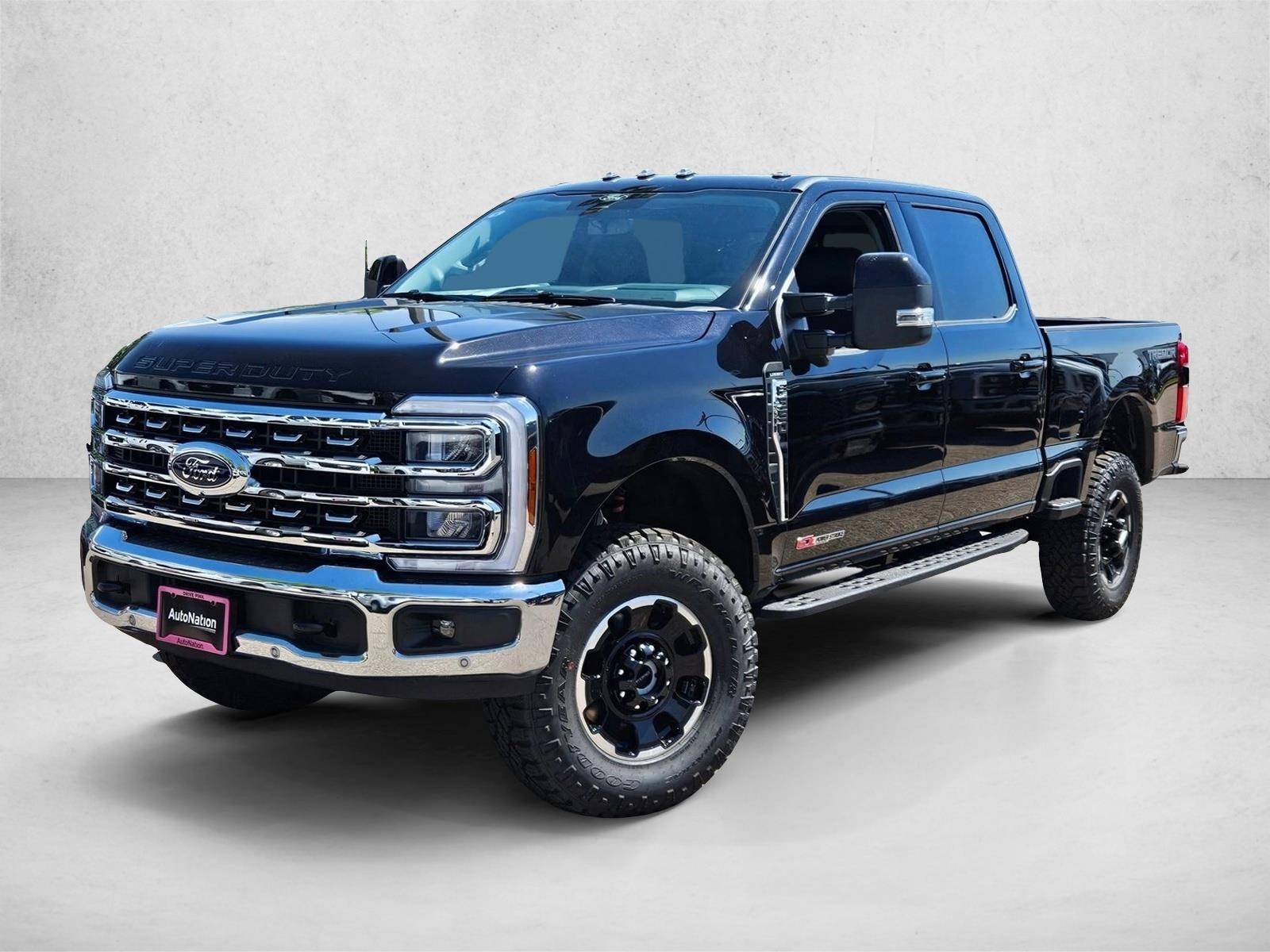 2025 Ford F-350 Super Duty Lariat's photo