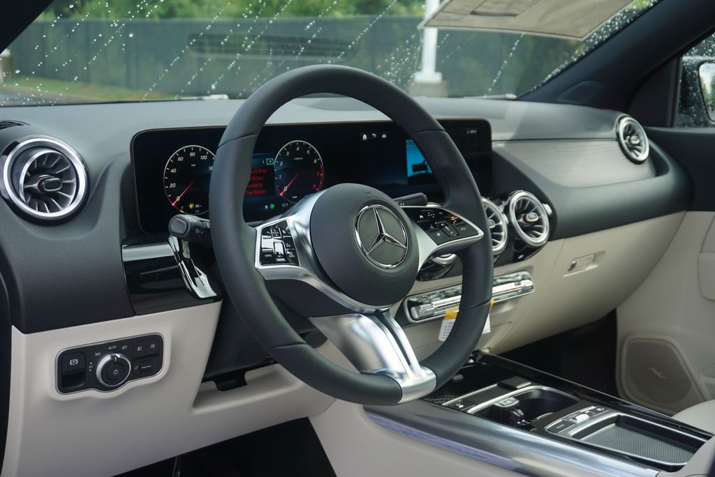 2026 Mercedes Benz GLA 250 photo 9