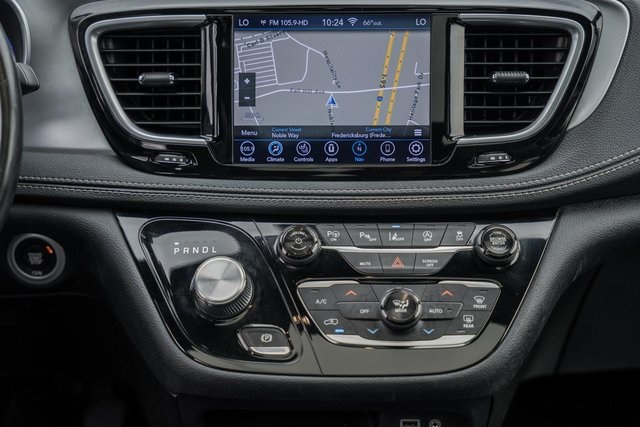 2019 Chrysler Pacifica Limited photo 22