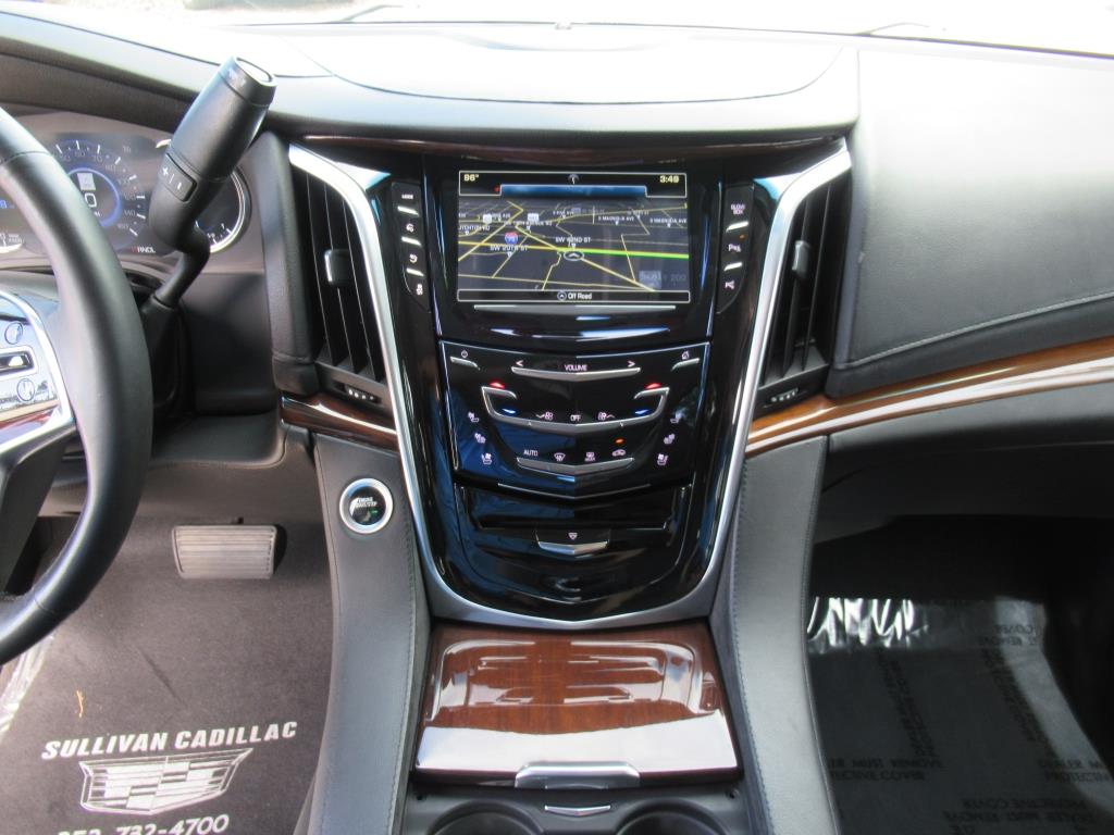 2018 Cadillac Escalade Base photo 17