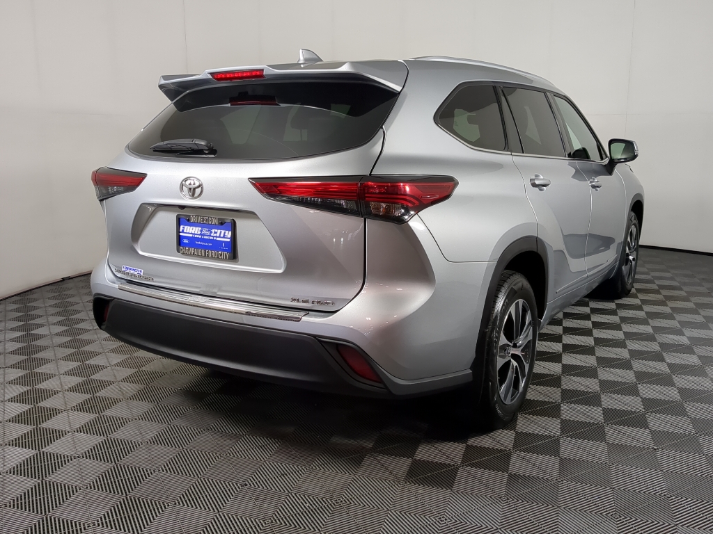 2022 Toyota Highlander XLE photo 9