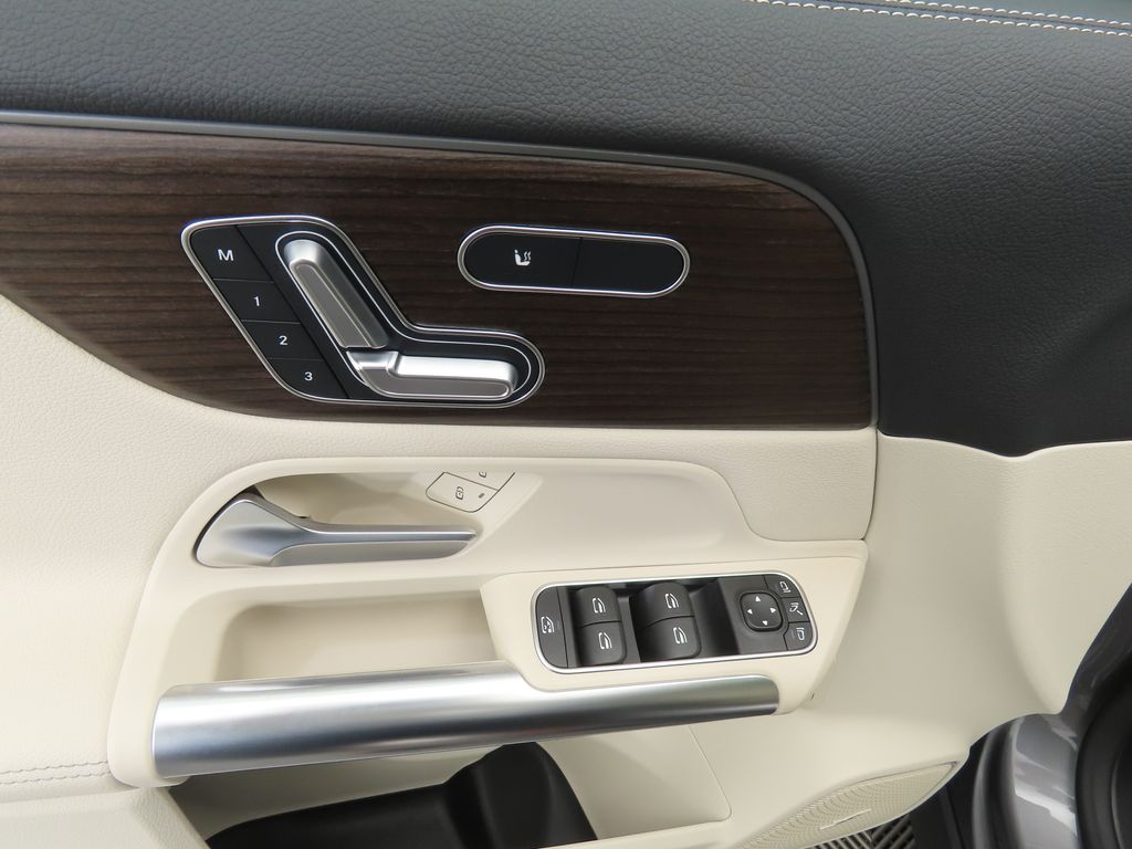 2026 Mercedes Benz GLA 250 photo 22