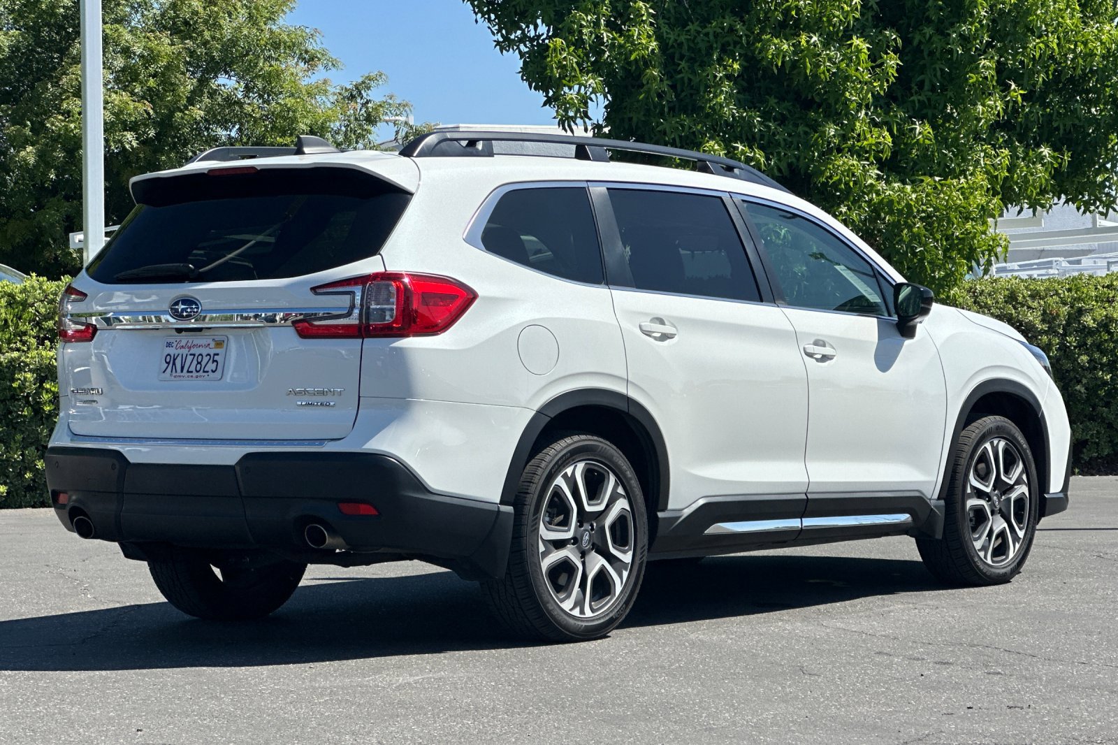 2024 Subaru Ascent Limited photo 4