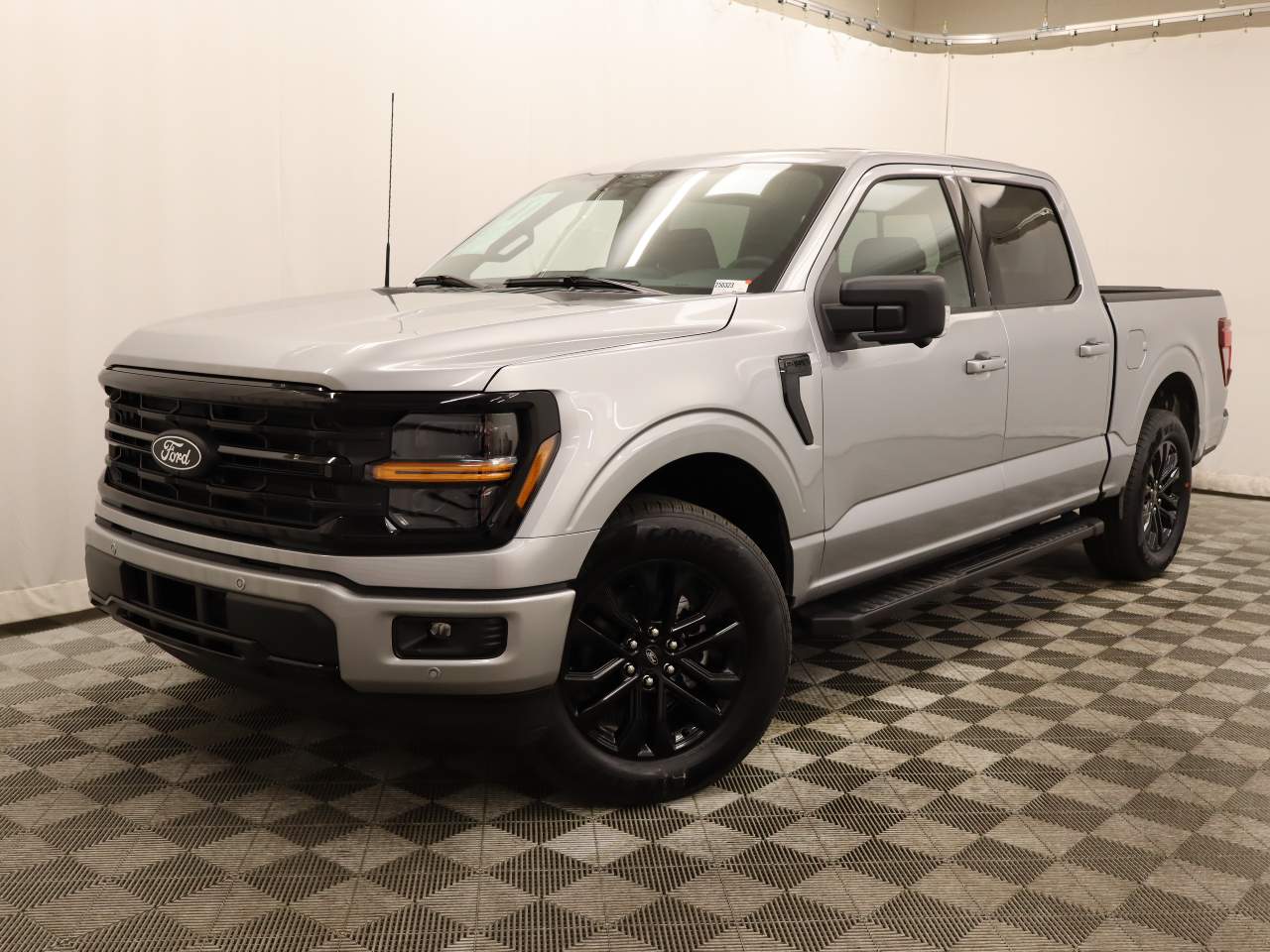 2025 Ford F-150 XLT's photo