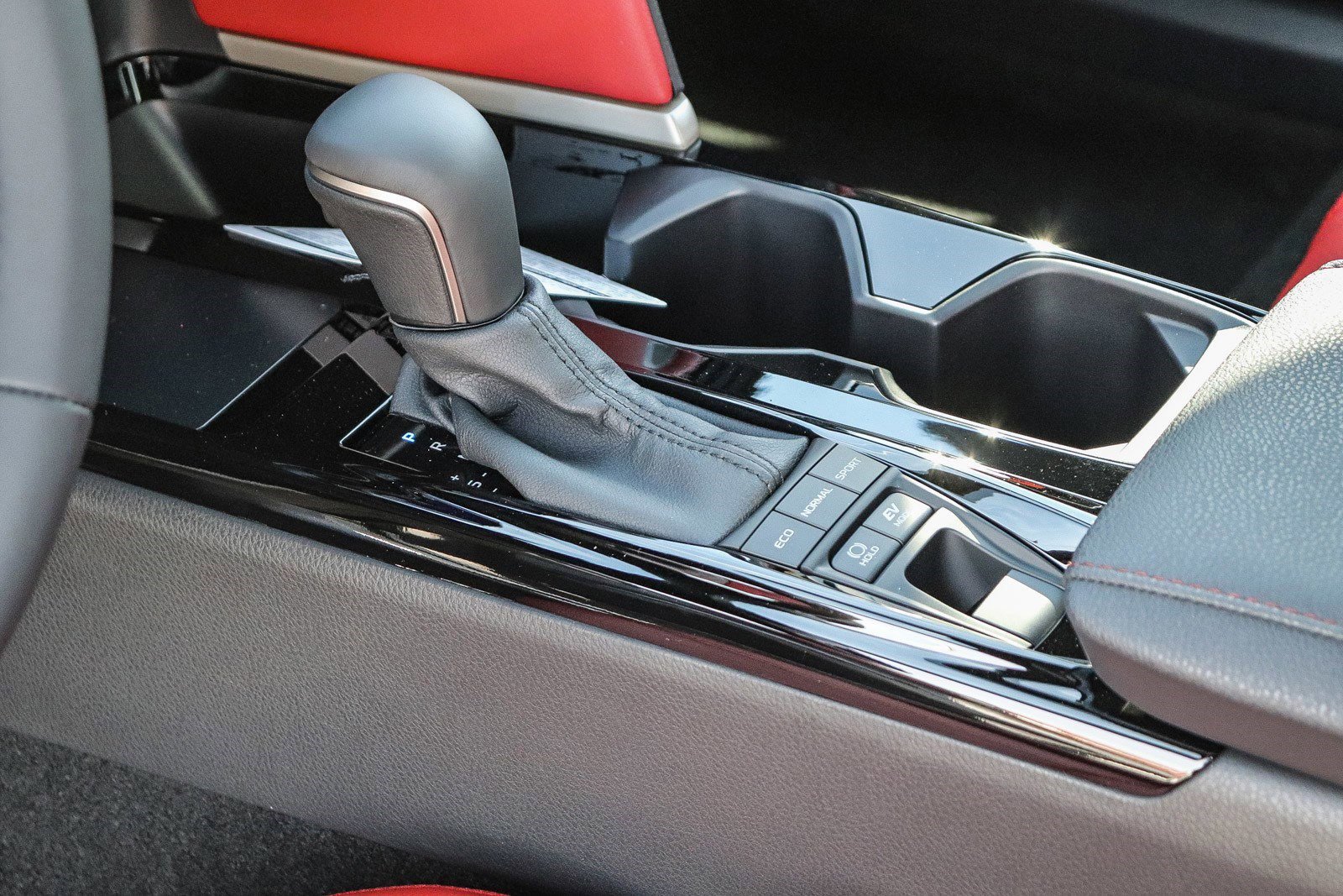 2025 Toyota Camry XSE photo 17