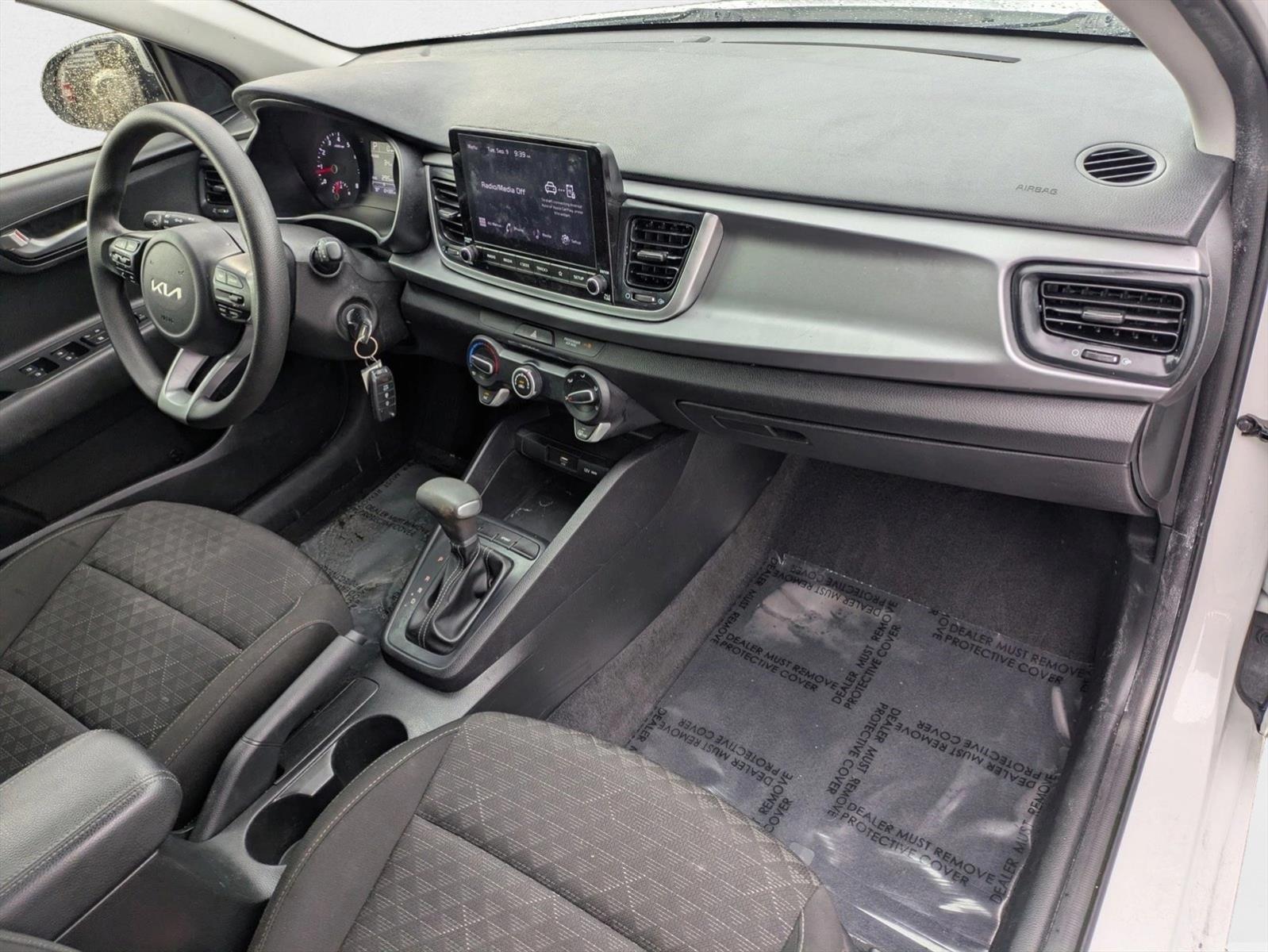 2022 Kia Rio S photo 18