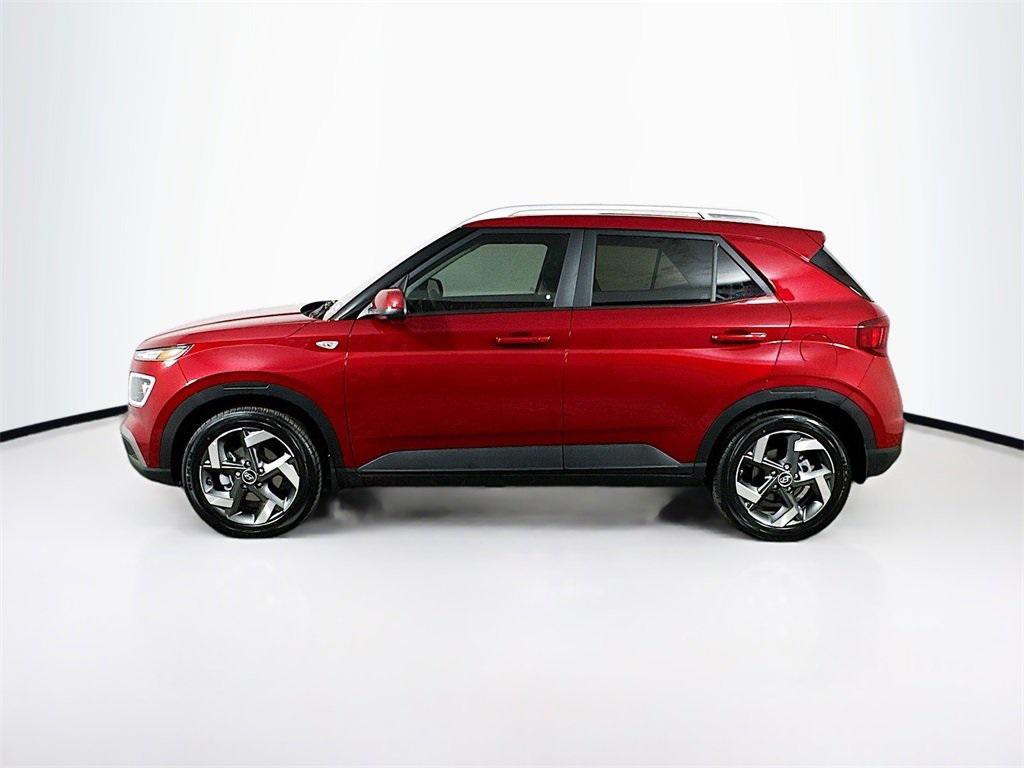 2025 Hyundai Venue Limited photo 3