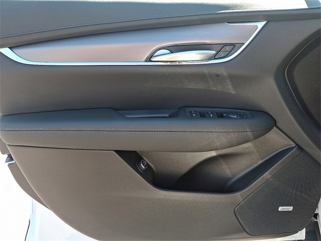 2025 Cadillac XT5 Luxury photo 12