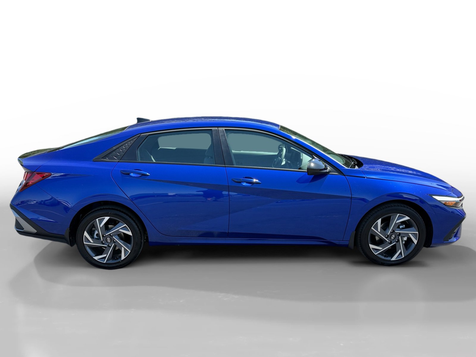 2025 Hyundai Elantra SEL Sport photo 6