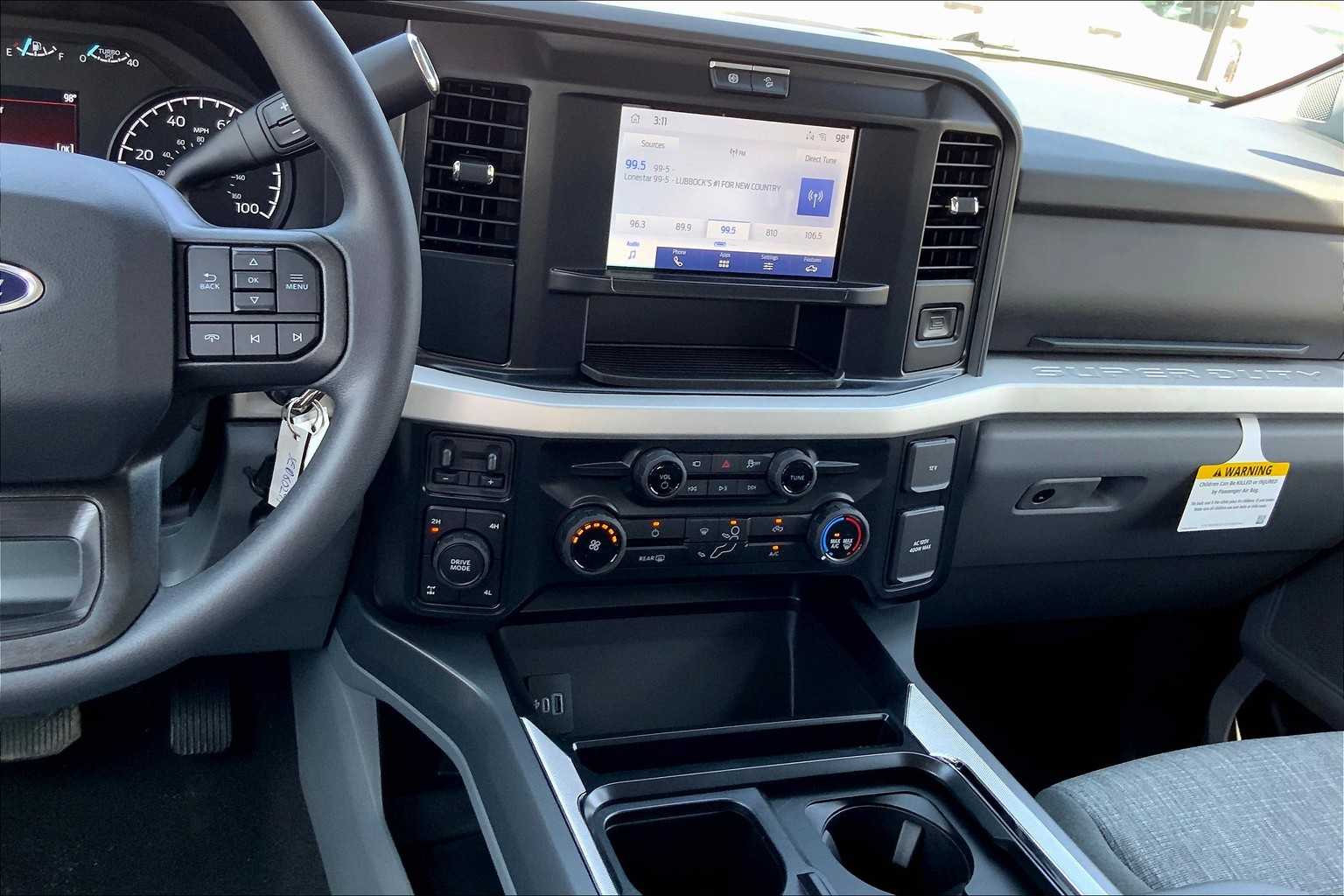 2025 Ford F-250 XLT photo 6