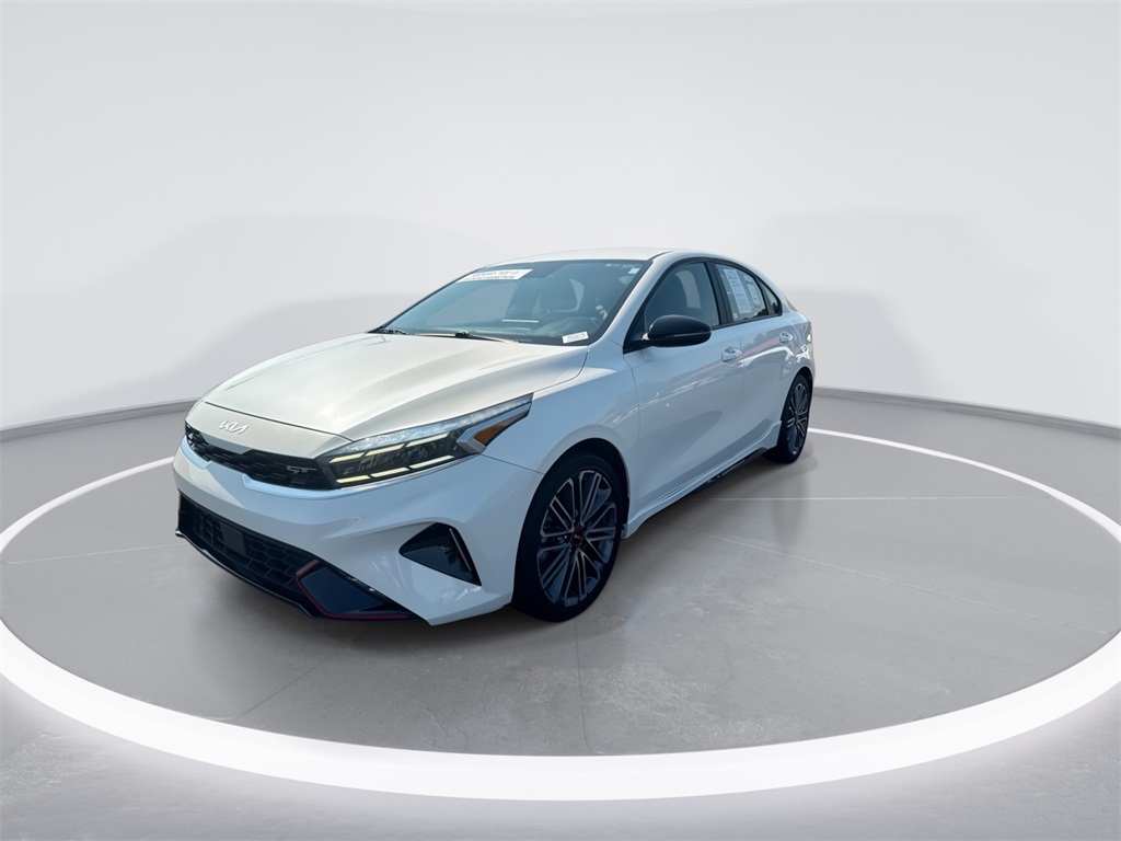 2023 Kia Forte GT photo 4