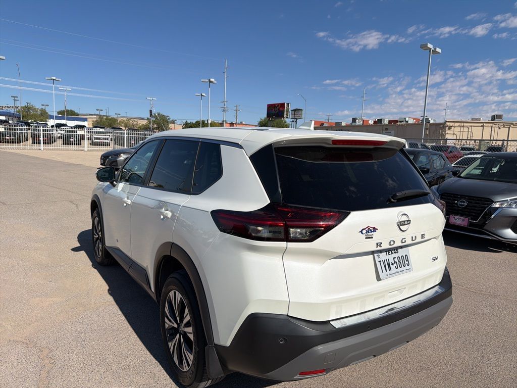 2022 Nissan Rogue SV photo 13