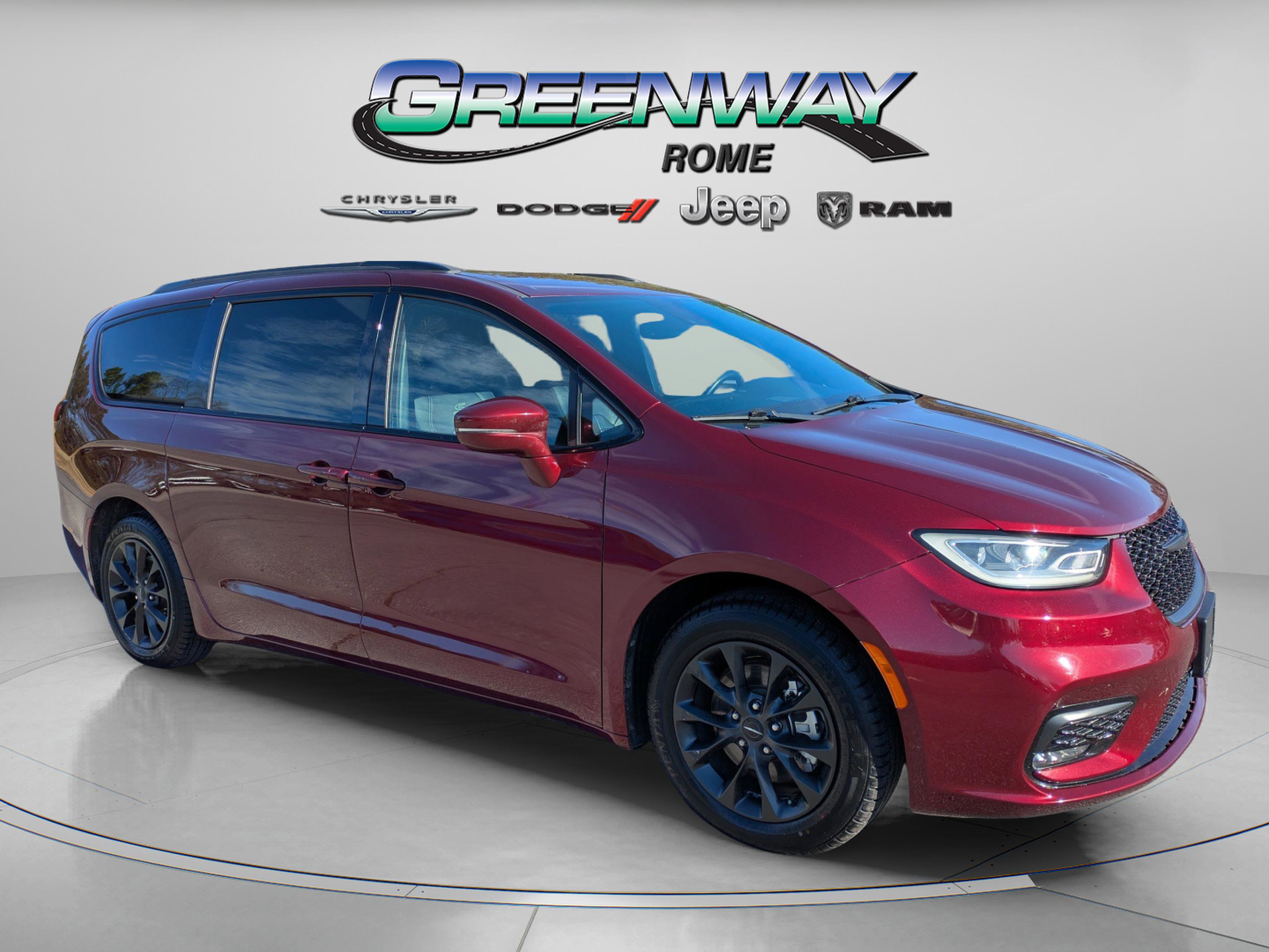 2021 Chrysler Pacifica Touring L's photo