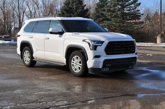 2023 Toyota Sequoia SR5's photo