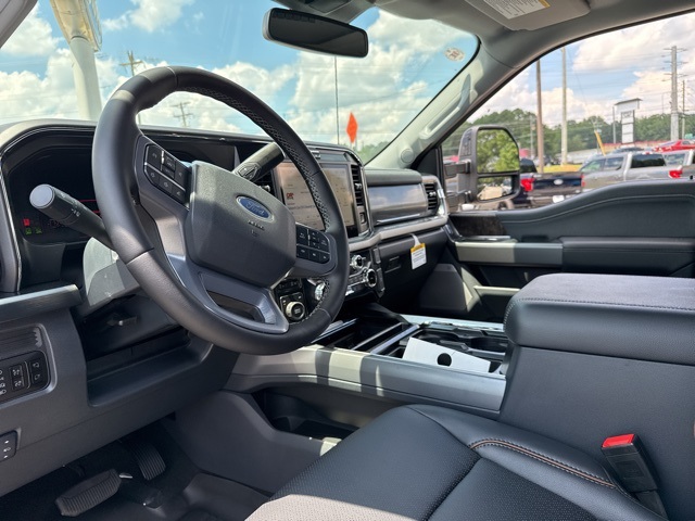 2025 Ford F-350 photo 26