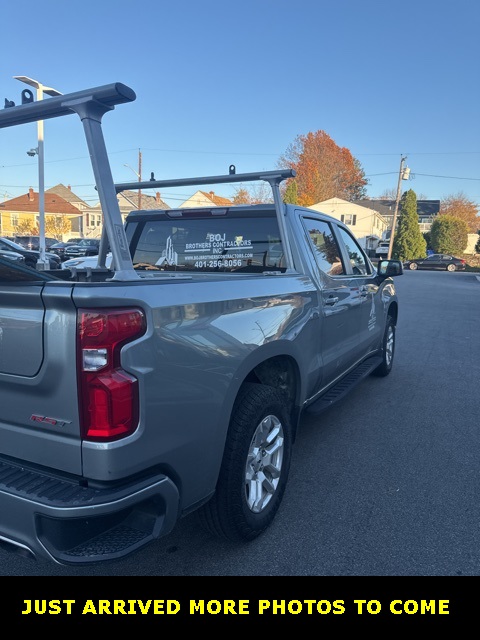 2023 Chevrolet Silverado 1500 RST photo 2