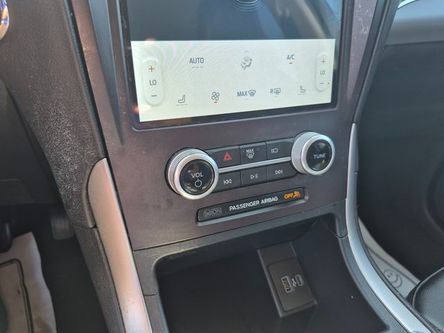 2021 Ford Edge SEL photo 17