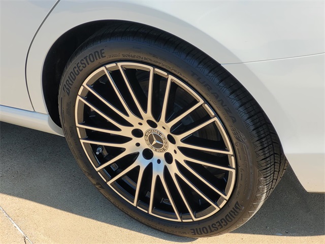 2025 Mercedes Benz C 300 photo 8