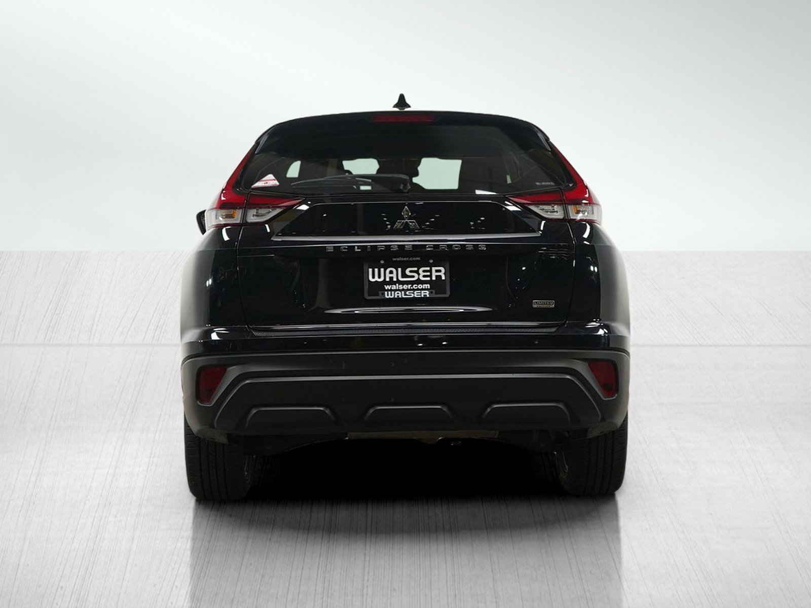 2023 Mitsubishi Eclipse Cross LE photo 3