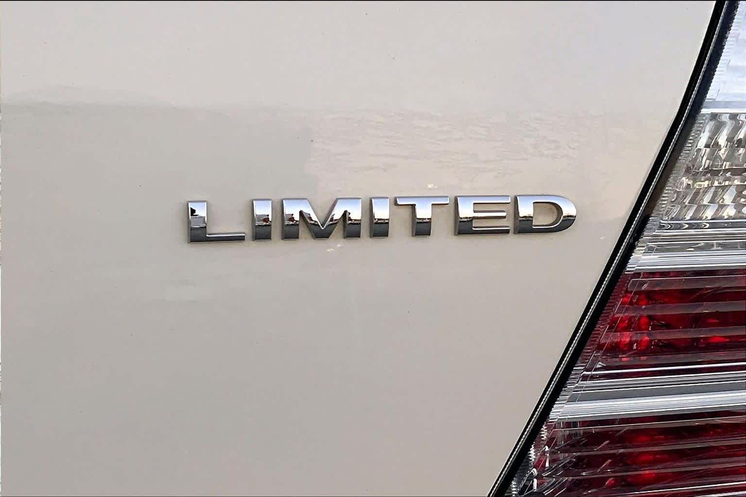 Image of Pre-Owned 2009 Ford Taurus Limited