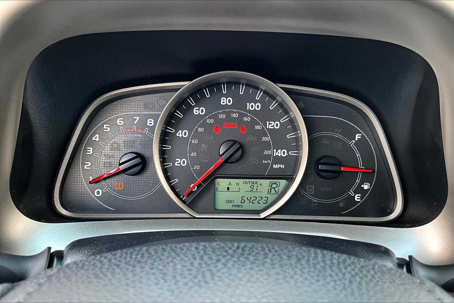 2014 Toyota RAV4 XLE photo 23