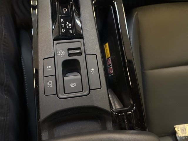 2024 Toyota Prius XLE photo 14