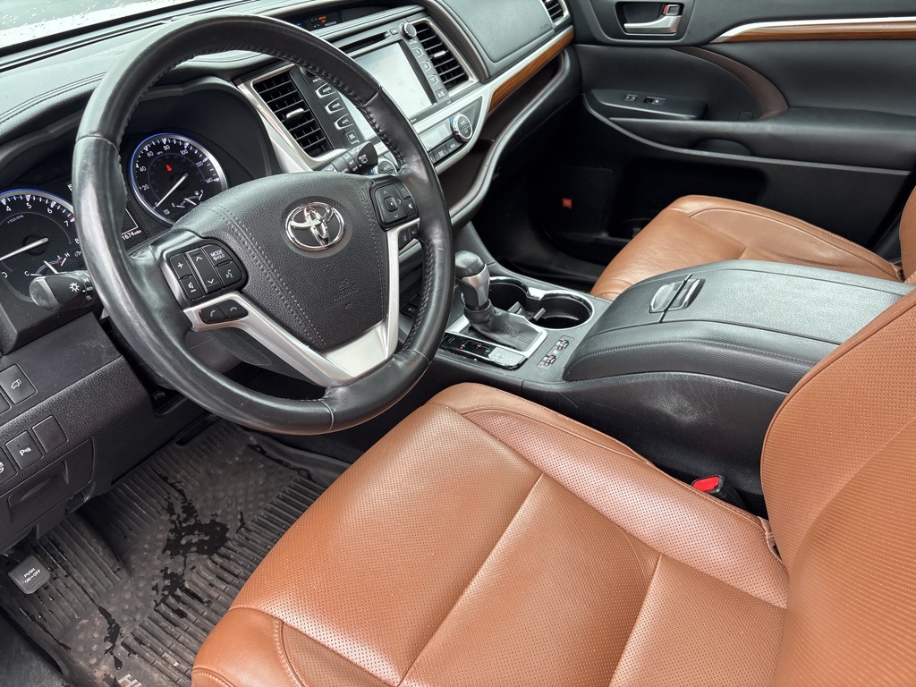 2019 Toyota Highlander Limited photo 2