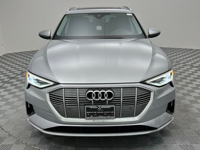Used 2022 Audi e-tron Premium with VIN WA1AAAGE8NB020561 for sale in Des Plaines, IL