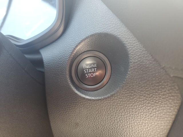 2024 Toyota Corolla Cross LE photo 24