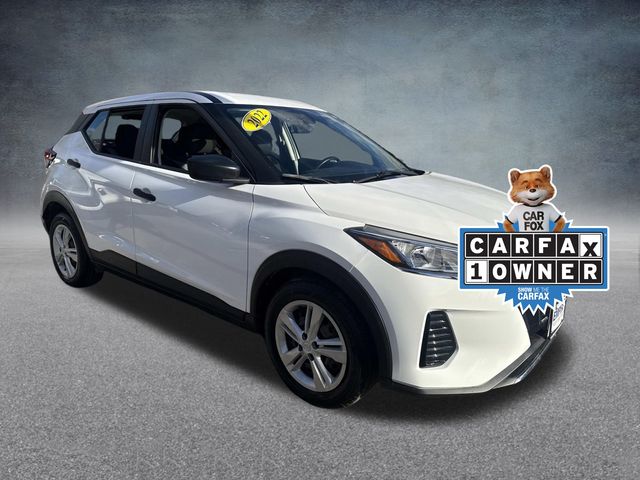 2022 Nissan Kicks S photo 2