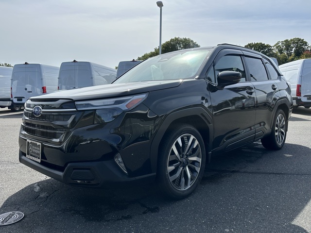 2025 Subaru Forester Touring photo 2